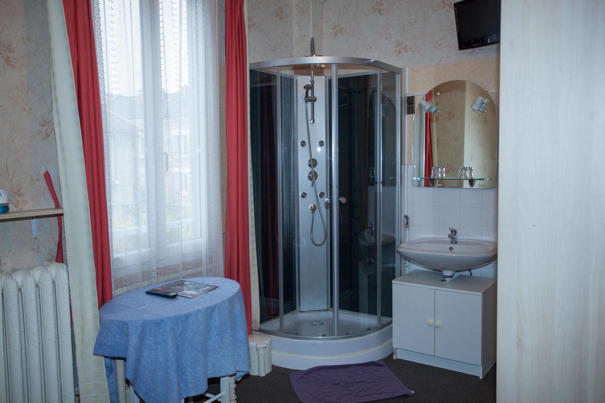 Hotel De La Cité Châlons-en-Champagne Buitenkant foto